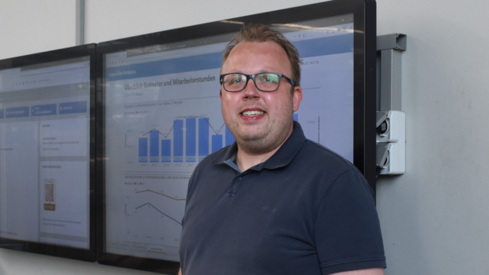 Elkamet verbessert Produktionsprozesse mit Daten Marcus Schneider, Leiter Dispostion bei Elkamet freut sich über bessere Produktionsprozesse