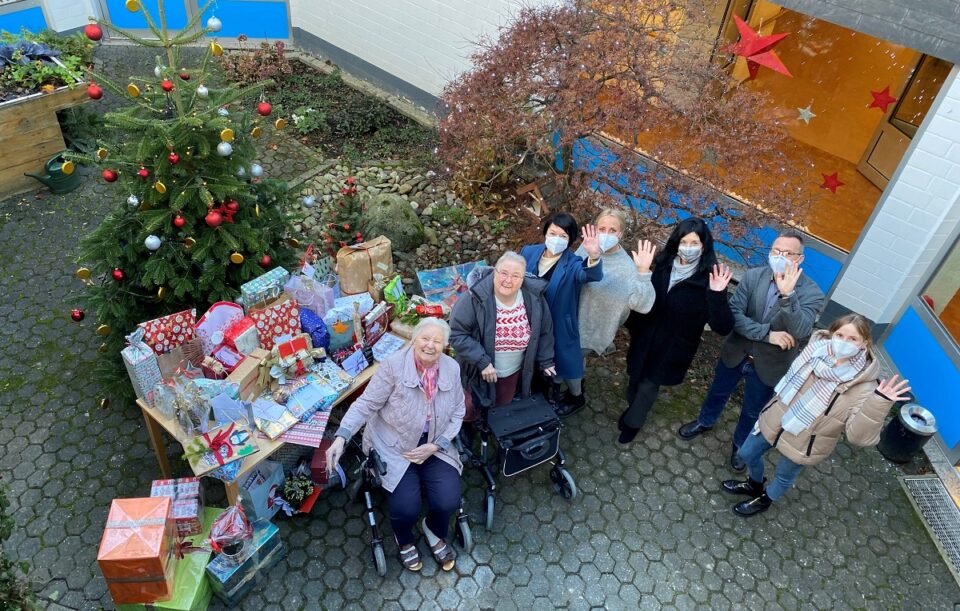 Weihnachtsspende Wunschbaumaktion für Seniorenheim