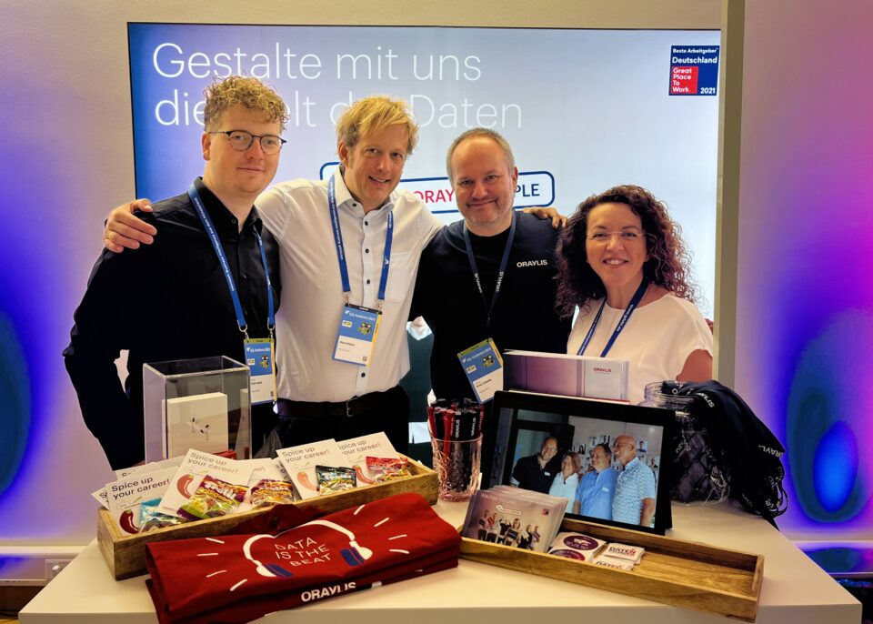 Das ORAYLIS-Team am ORAYLIS-Stand auf der SQL Konferenz 2023