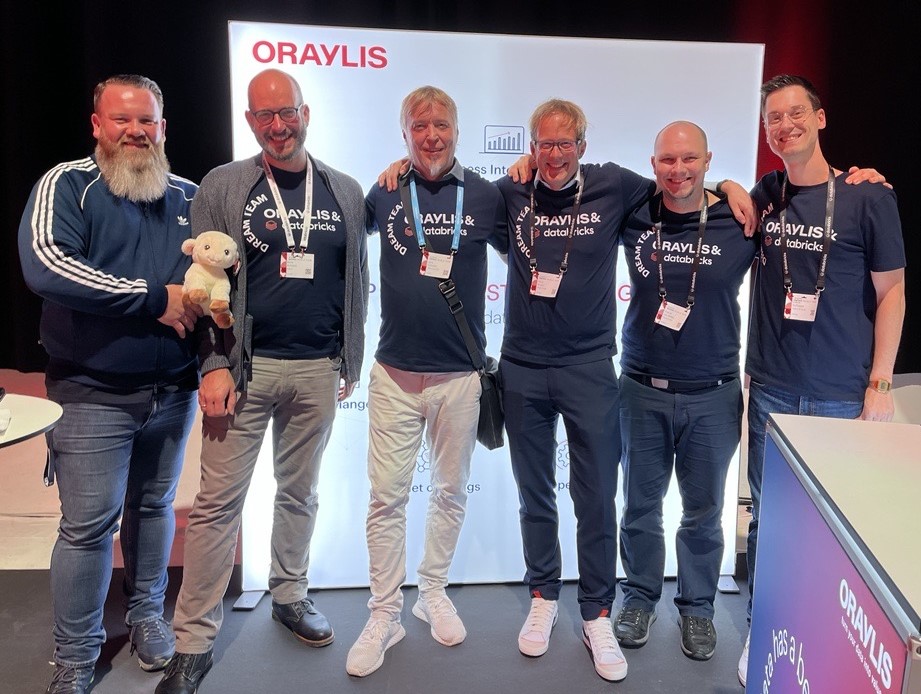Das ORAYLIS-Team am ORAYLIS-Stand auf der Data+AI World Tour