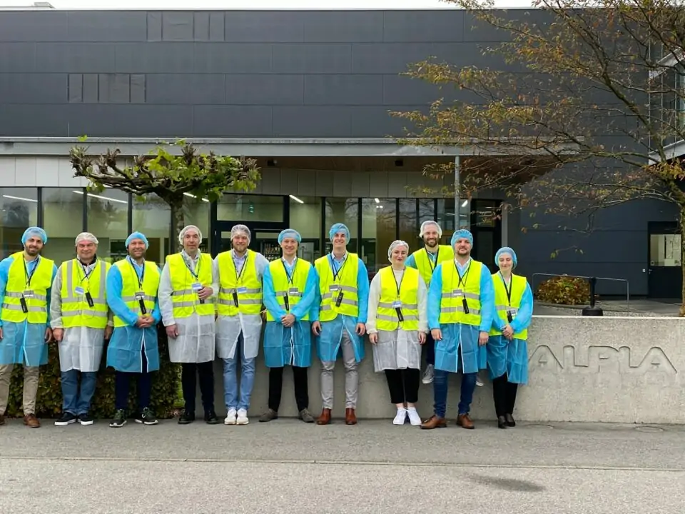 Die Teams von ALPLA und ORAYLIS auf Werkstour