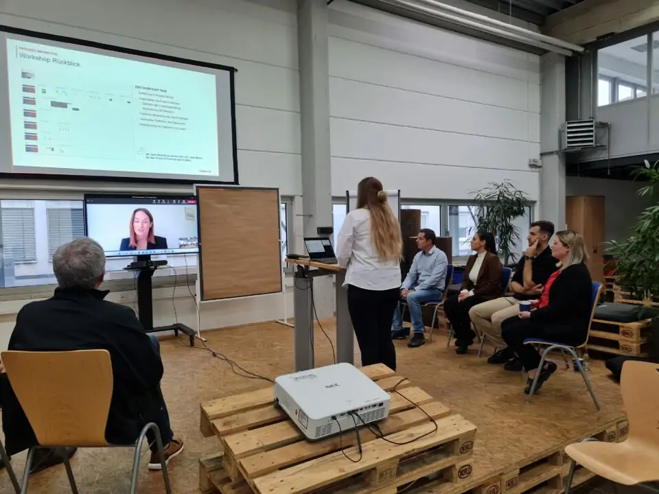 Janine Wolter und Sarina Sommer New Work Kundenpräsentation ORAYLIS Isabellenhütte