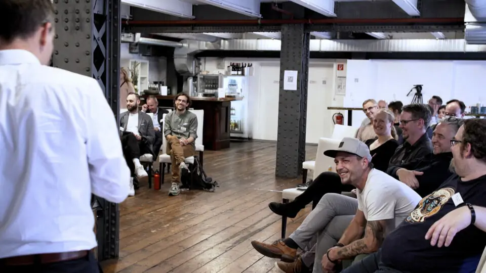 Das Publikum beim QUIBIQ Hamburg Talkmasters 2023