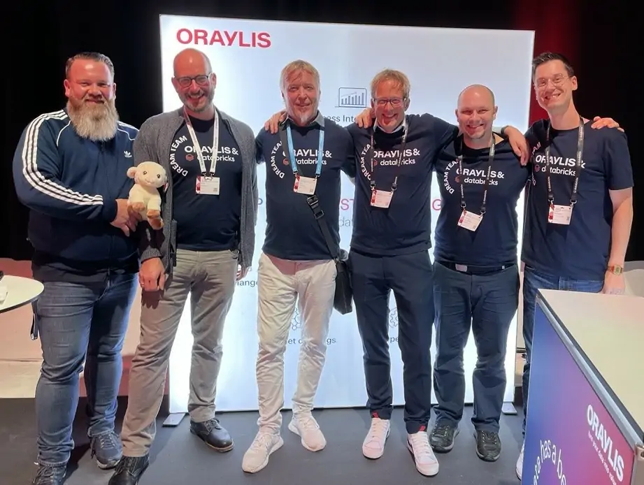 Das ORAYLIS-Team am ORAYLIS-Stand auf der Data+AI World Tour